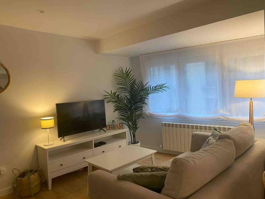 Apartamento A Estrenar En Centro Gijon. Fibra-Tv Екстериор снимка