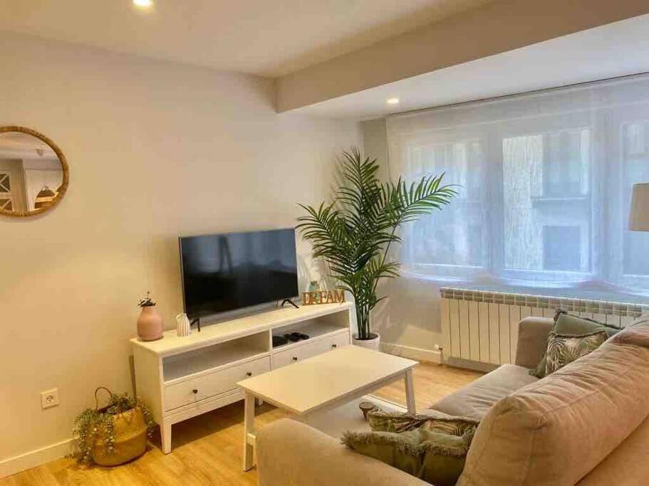 Apartamento A Estrenar En Centro Gijon. Fibra-Tv Екстериор снимка