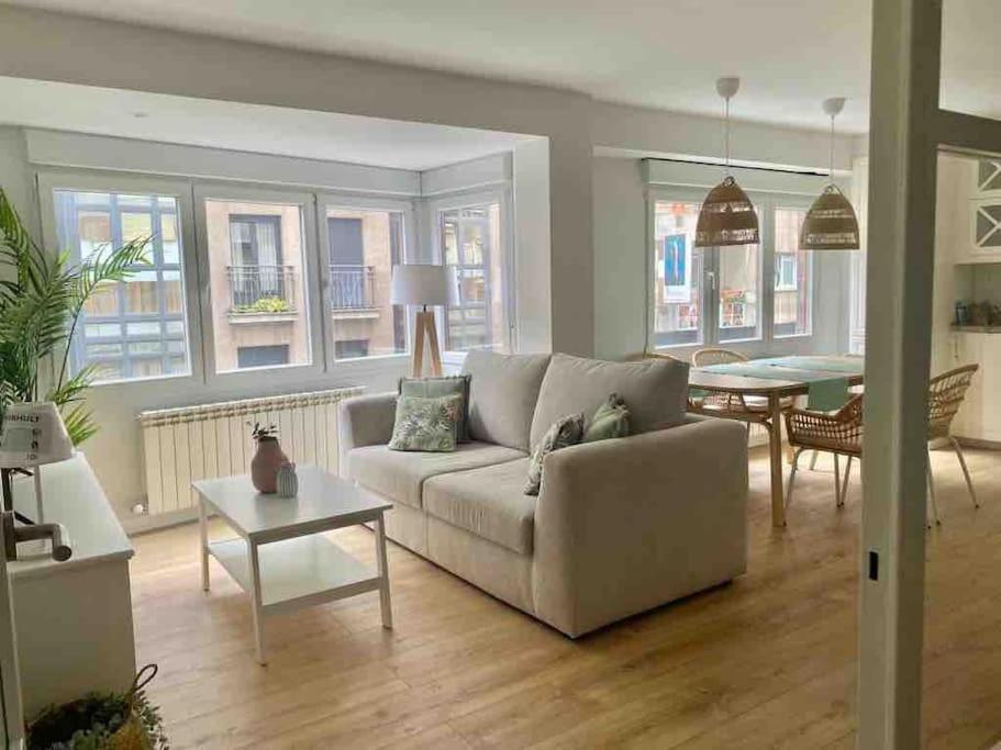 Apartamento A Estrenar En Centro Gijon. Fibra-Tv Екстериор снимка